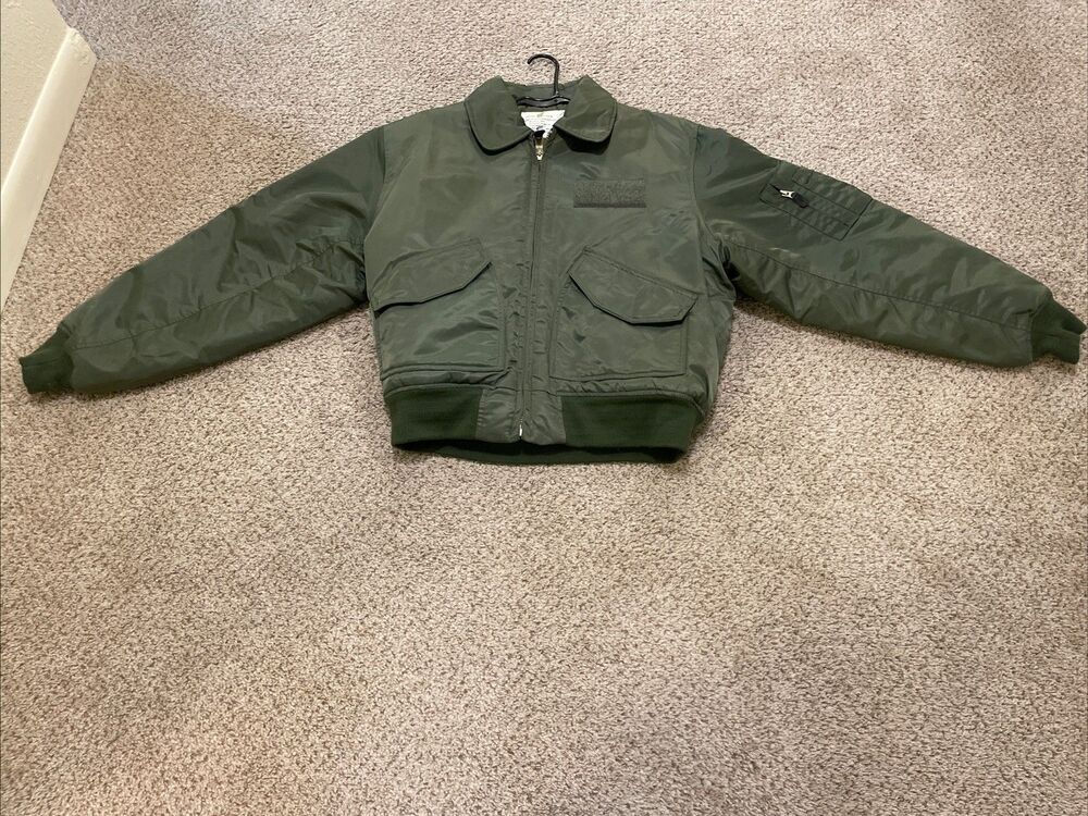 Vintage US Military CWU-45/P Flight Jacket Medium  80s USAF